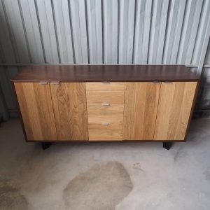 Side Board