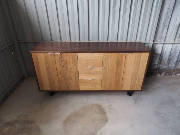 Side Board