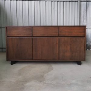 Side Board