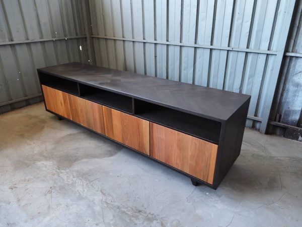 TV Console - Image 2
