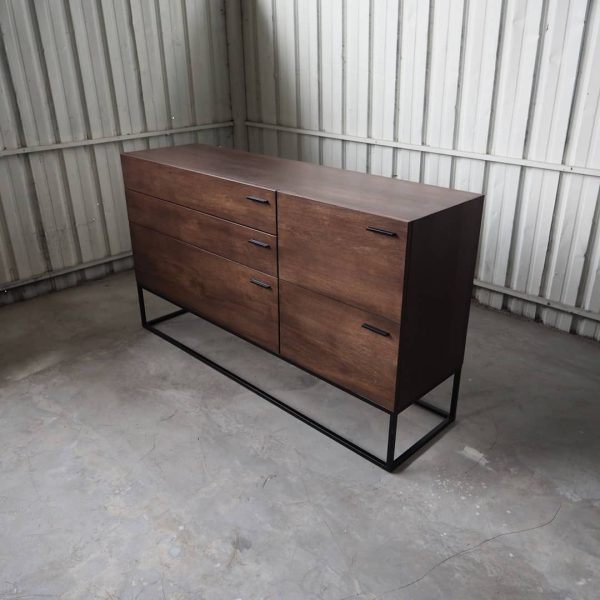 Side Board