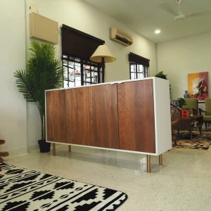 Side Board