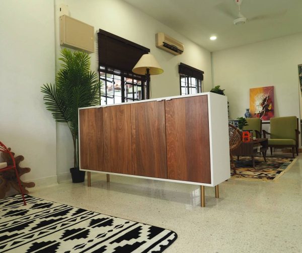 Side Board