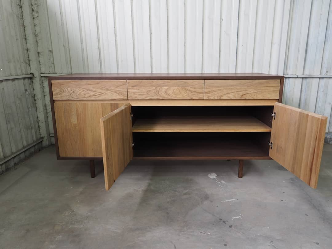Sideboard Console with Dual Tone Finishing - Image 3
