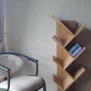 Compact Vertical Zigzag Bookshelf