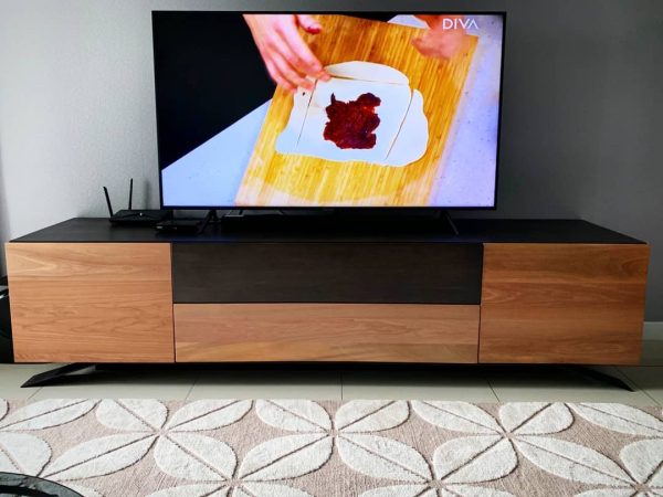 TV Console - Image 4