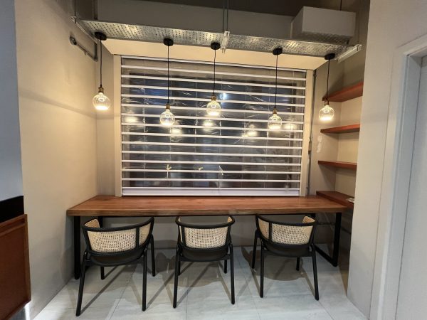 Table with shelves - Image 2