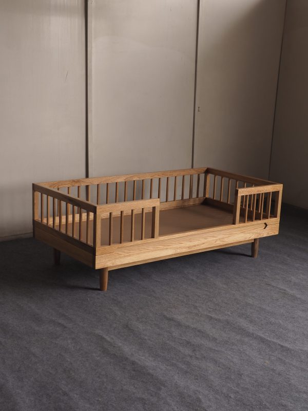 Toddler's bed frame (single)