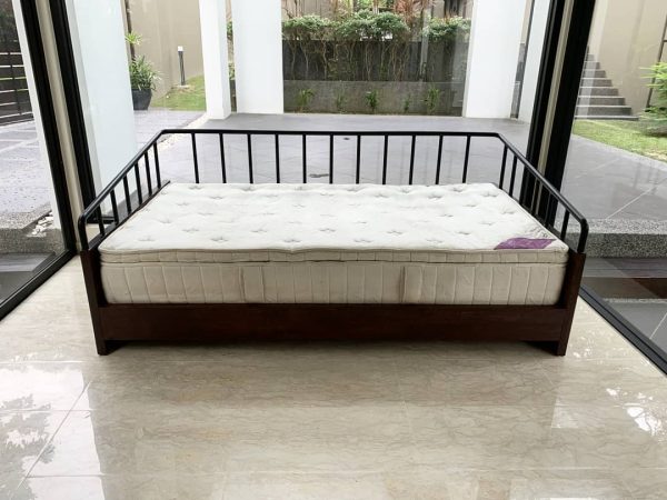 Day Bed - Image 6