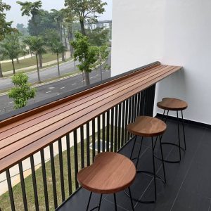 Outdoor Balcony Bar Table & Matching Bar Stools