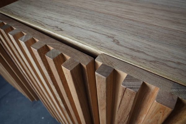 Side Board with Ribbed Door Detailing - Image 4