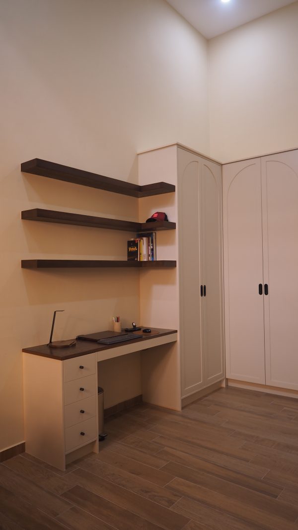 Built-ins Wardrobe with Working Table and Shelves - Image 8