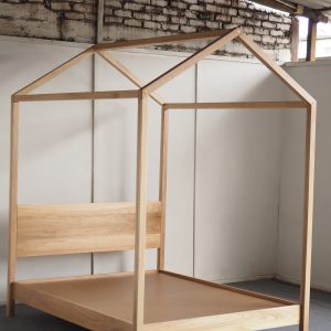 Poster Bed Frame (Queen)