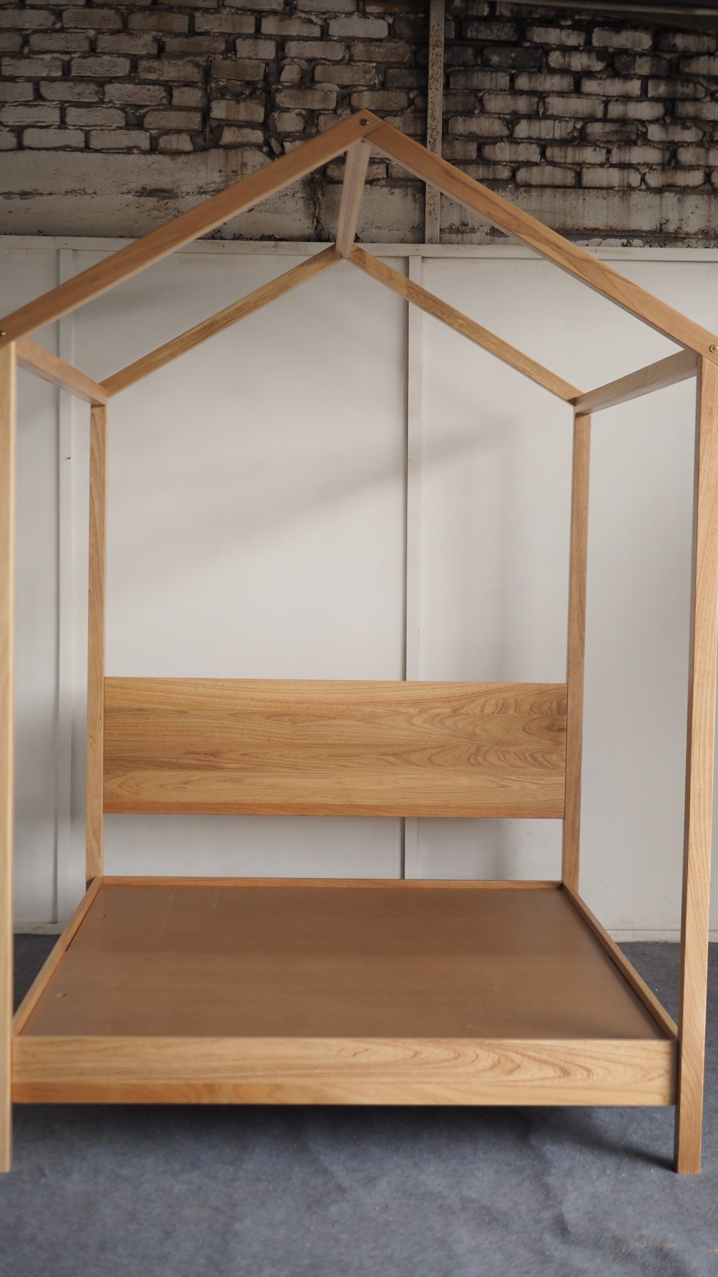 Poster Bed Frame (Queen) - Image 4