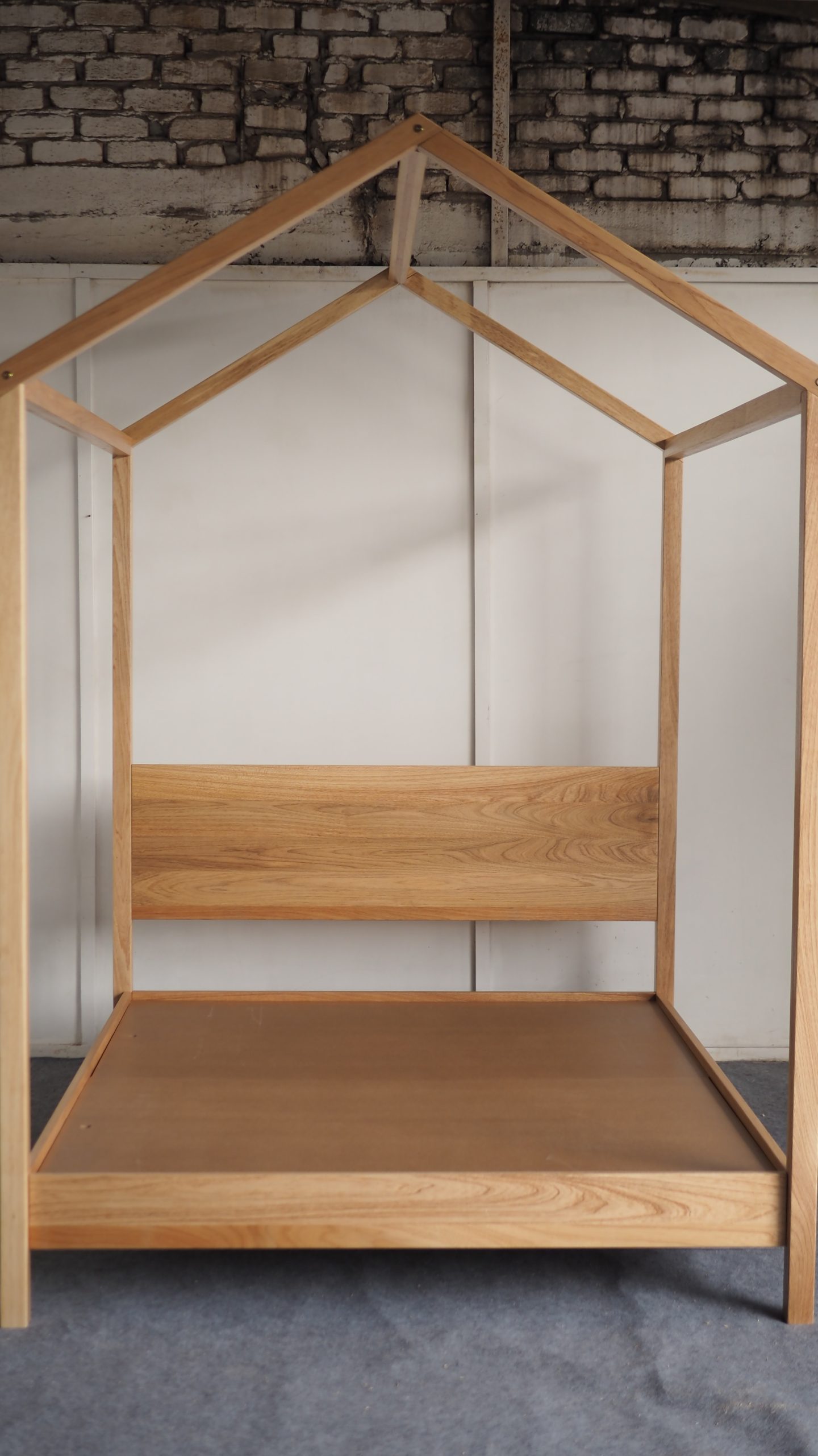 Poster Bed Frame (Queen) - Image 5