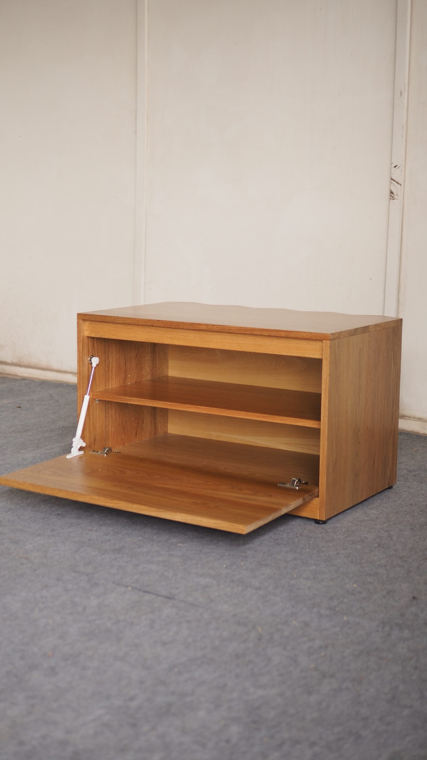 Storage Cabinet - Image 9