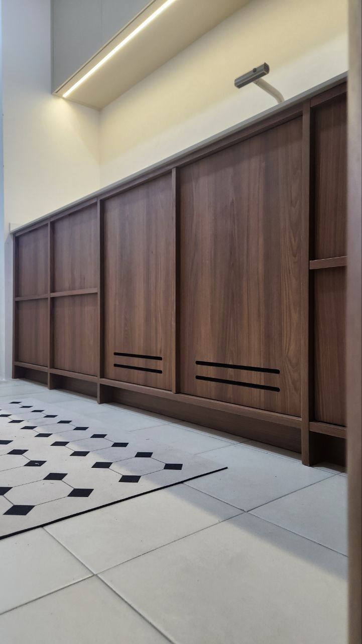 Built In Kitchen Cabinet - Image 13